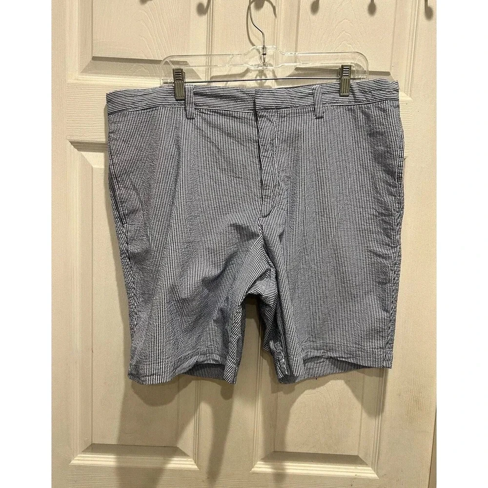 Banana Republic Aiden Club Short Mens 38‎ Blue White Seersucker Striped Shorts